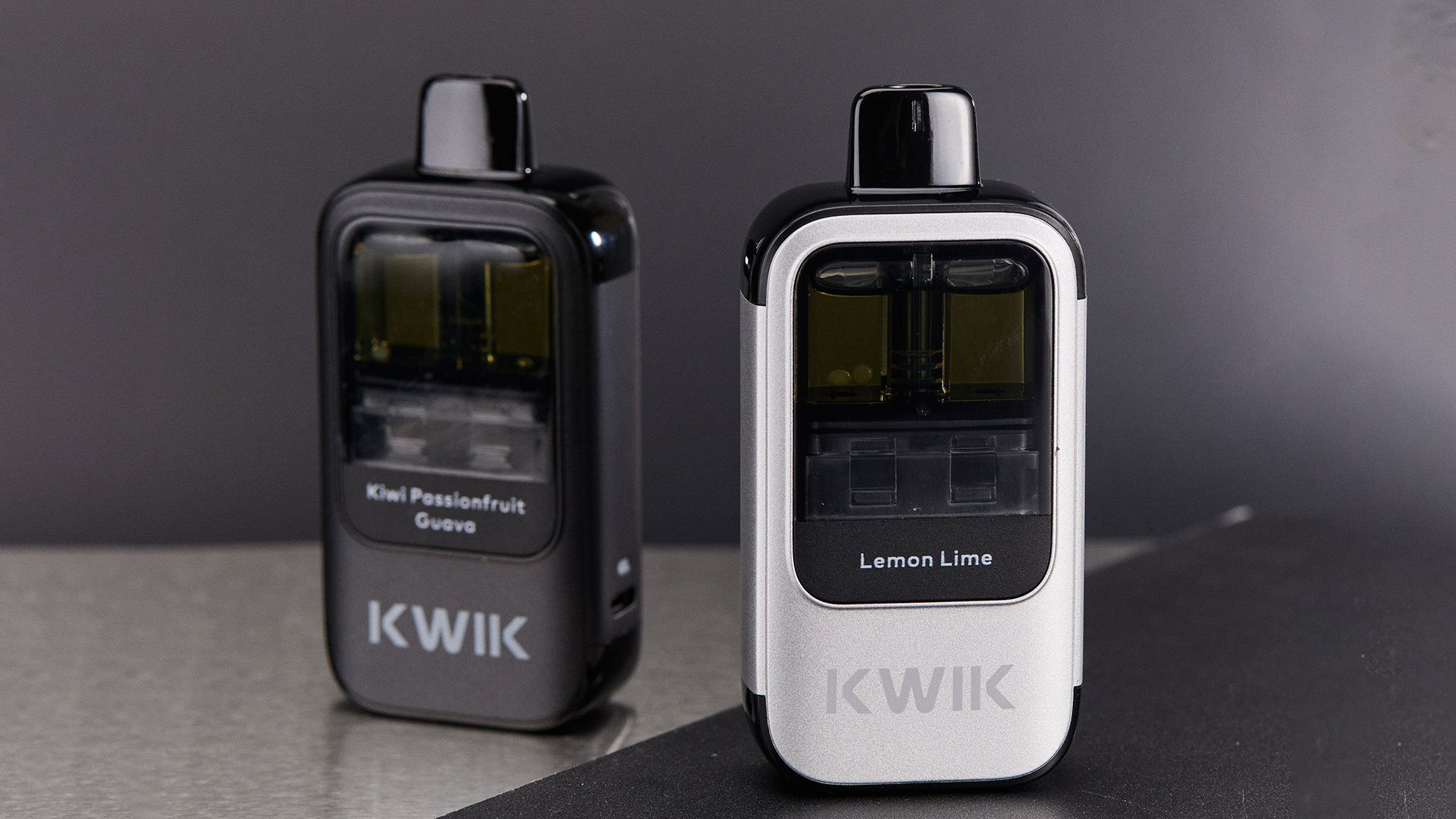 pod mod Innokin KWIK pod mod due varianti di colore, con aromi Kiwi Passionfruit Guava e Lemon Lime.